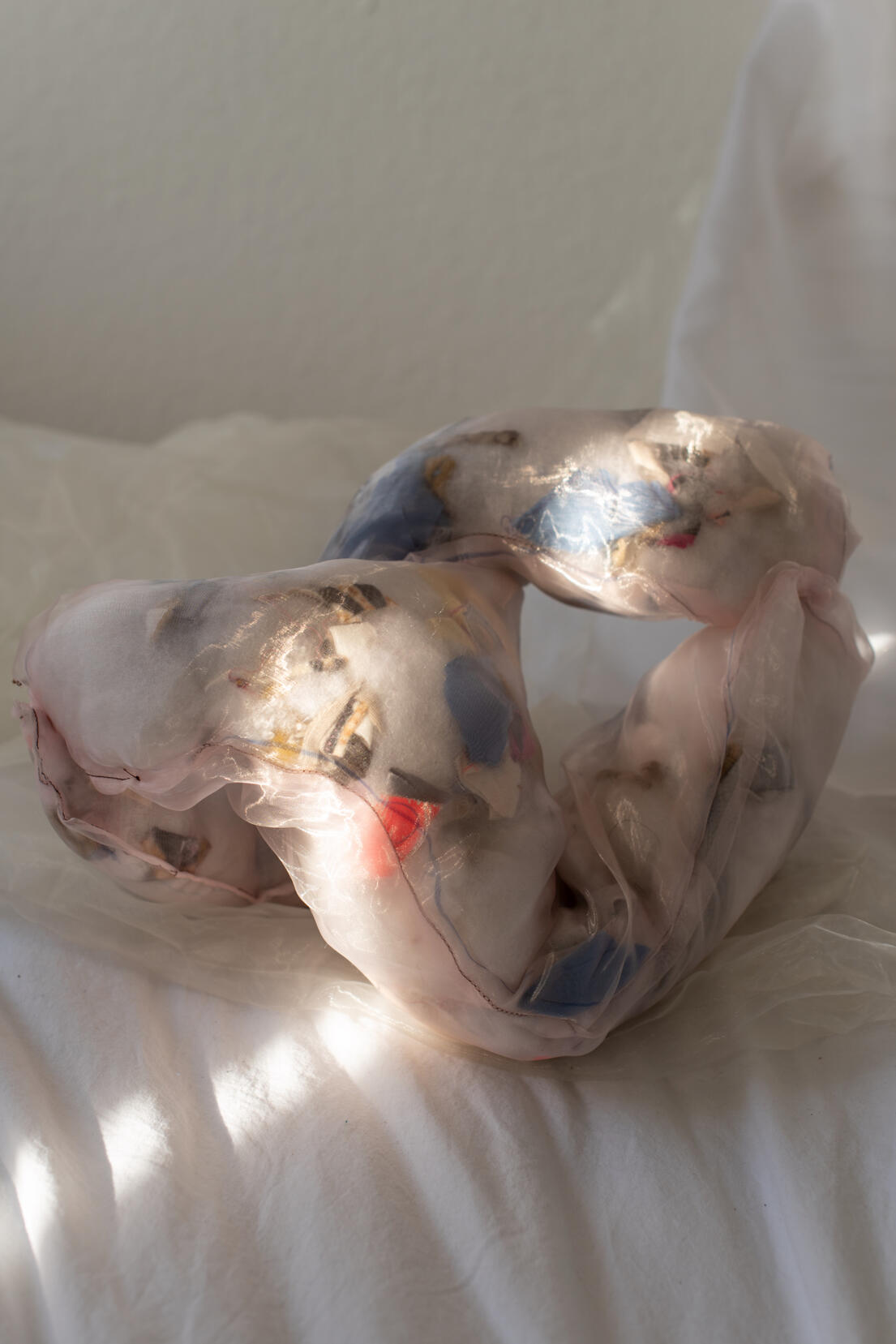Using rest textiles inside for no waste